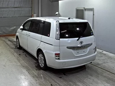Toyota ISIS