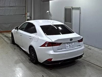 Lexus IS