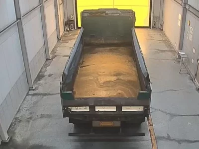 Isuzu TRUCK