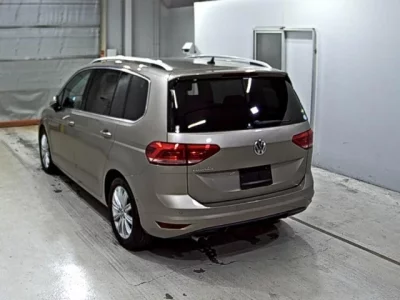 Volkswagen GOLF TOURAN