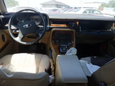 Jaguar XJ SERIES