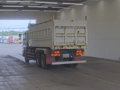 Isuzu GIGA