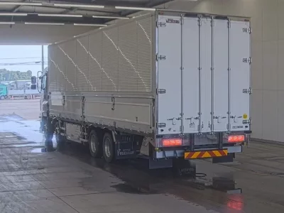 Isuzu GIGA