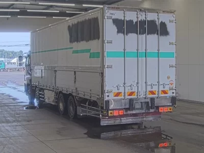 Isuzu GIGA