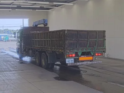 Isuzu GIGA