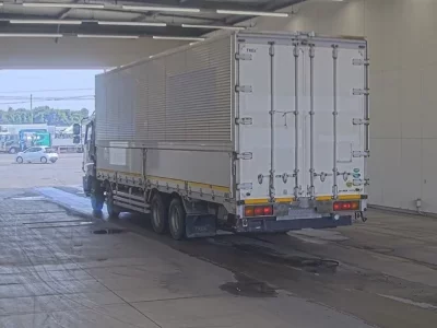 Isuzu GIGA