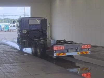 Isuzu GIGA
