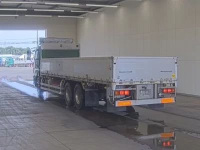 Isuzu GIGA