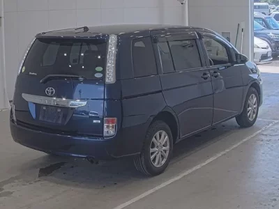 Toyota ISIS