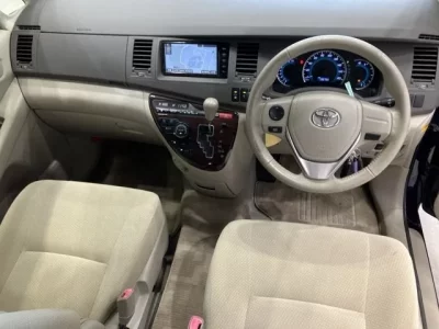 Toyota ISIS