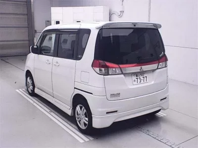 Mitsubishi DELICA D2