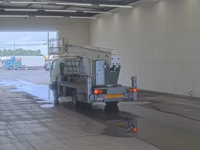Nissan TRUCK