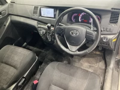 Toyota ISIS