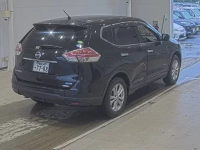 Nissan X-TRAIL