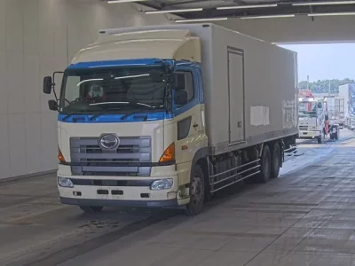 Hino TRUCK