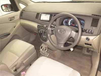 Toyota ISIS