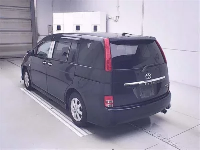 Toyota ISIS