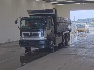Hino TRUCK