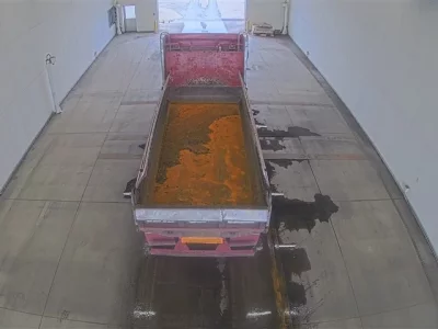 Nissan TRUCK
