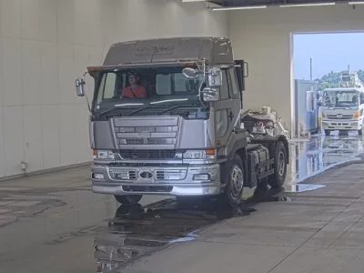 Nissan TRUCK