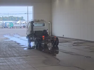 Nissan TRUCK