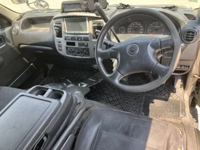 Isuzu COMO