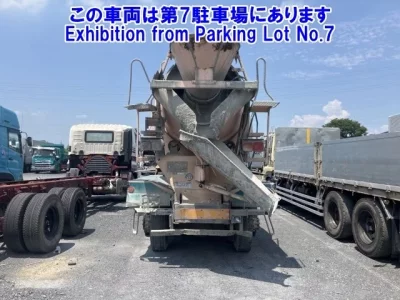 Nissan TRUCK
