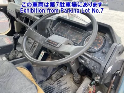 Nissan TRUCK