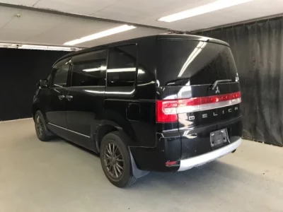 Mitsubishi DELICA D5