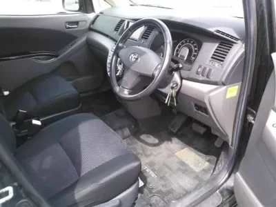 Toyota ISIS