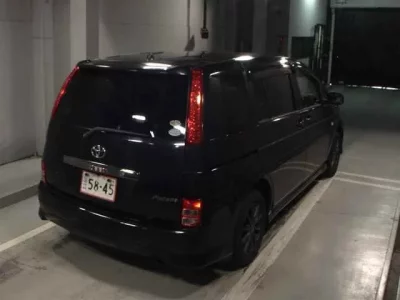 Toyota ISIS