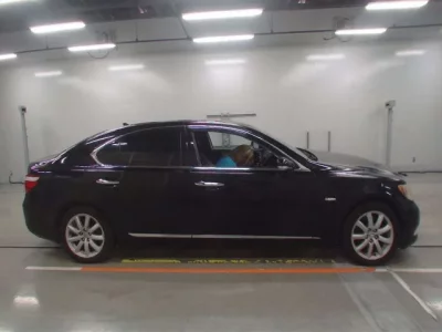 Lexus LS