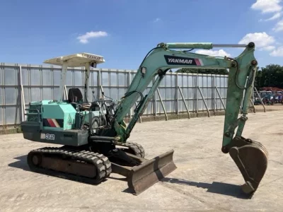 YANMAR B32