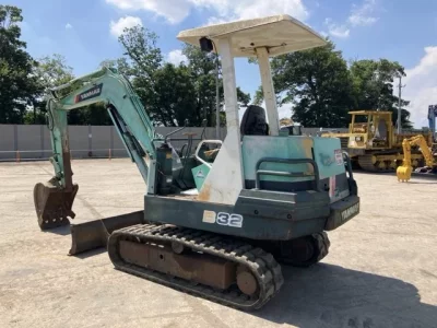YANMAR B32
