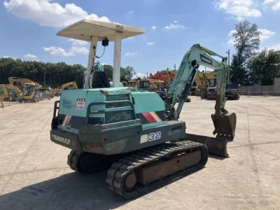 YANMAR B32