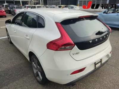 Volvo V40