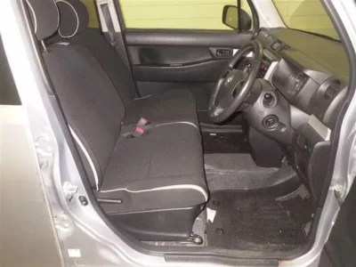Toyota PIXIS SPACE