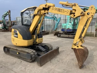 KOMATSU PC30UU-5