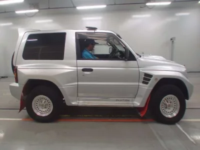 Mitsubishi PAJERO
