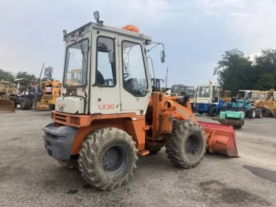 HITACHI LX30-2