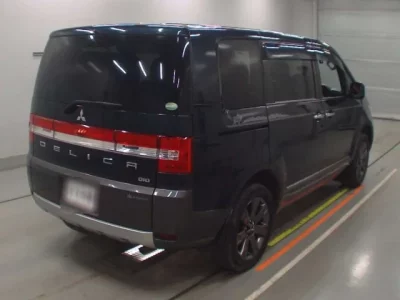 Mitsubishi DELICA D5