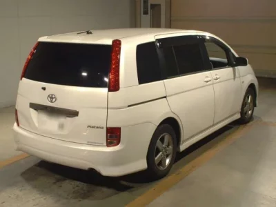 Toyota ISIS