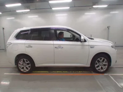 Mitsubishi OUTLANDER PHEV