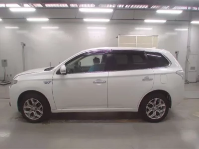 Mitsubishi OUTLANDER PHEV