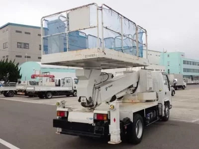 Isuzu ELF