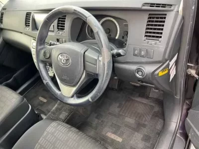 Toyota ISIS