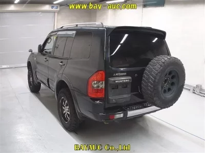 Mitsubishi PAJERO