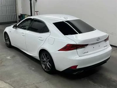 Lexus IS