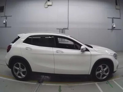 Mercedes-Benz GLA CLASS