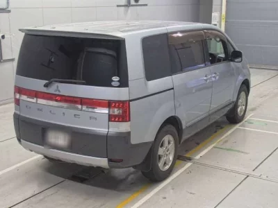 Mitsubishi DELICA D5